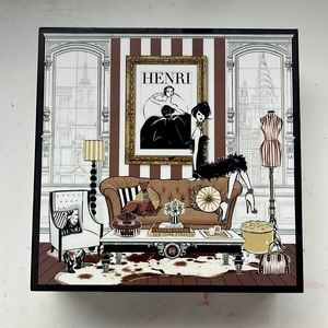 Henri Bendel fashion jewelry box